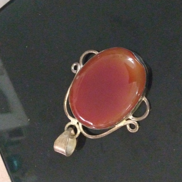 Vintage Oval Carnelian Pendant - Picture 2 of 6